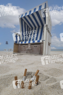 Symbolfoto Rauchen am Strand