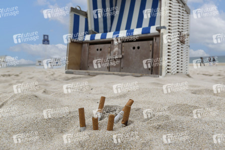 Symbolfoto Rauchen am Strand