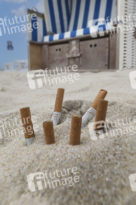 Symbolfoto Rauchen am Strand