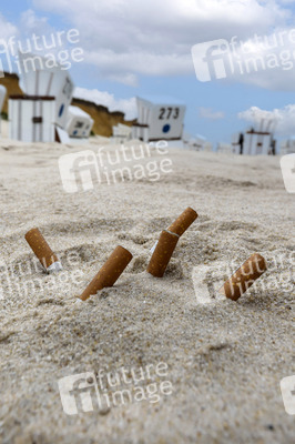 Symbolfoto Rauchen am Strand