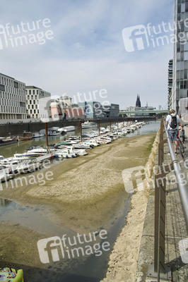 Niedrigwasser im Rhein in Köln