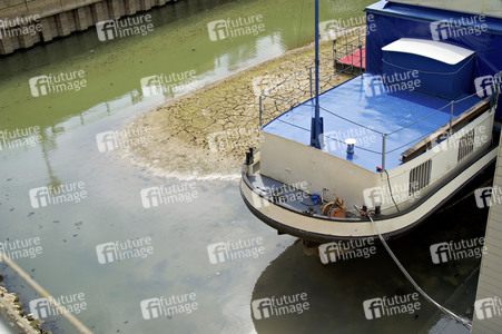 Niedrigwasser im Rhein in Köln