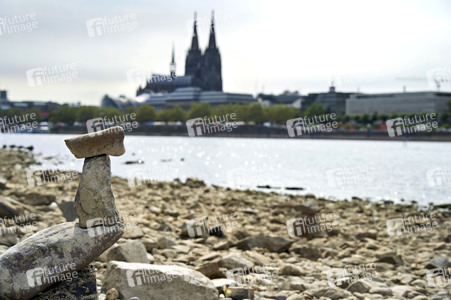 Niedrigwasser im Rhein in Köln
