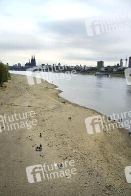 Niedrigwasser im Rhein in Köln