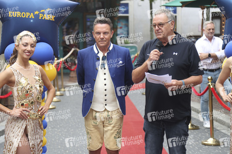 Ehrung von Stefan Mross mit Stern auf dem 'Walk of Fame' des Europa-Parks in Rust
