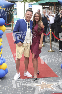 Ehrung von Stefan Mross mit Stern auf dem 'Walk of Fame' des Europa-Parks in Rust