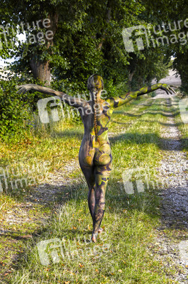 NATURE ART: Lindenallee / Linden Avenue Bodypainting