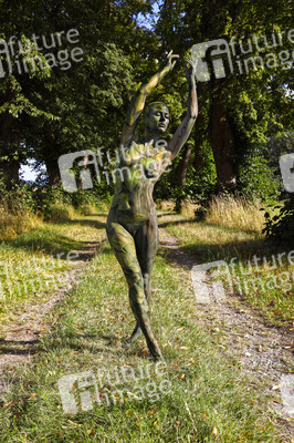 NATURE ART: Lindenallee / Linden Avenue Bodypainting