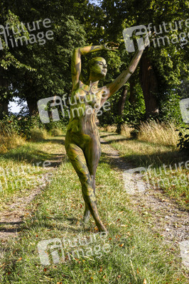 NATURE ART: Lindenallee / Linden Avenue Bodypainting