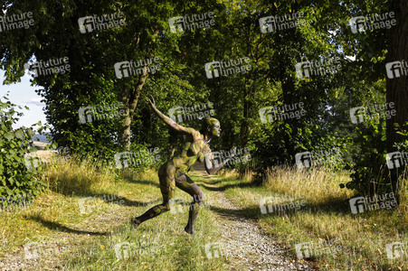 NATURE ART: Lindenallee / Linden Avenue Bodypainting