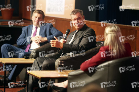 Sven Schulze und Markus Söder beim Landtagswahlkampf in Sachsen-Anhalt in Wernigerode