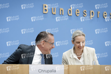Bundespressekonferenz 'AfD - Auswirkungen der Landtagswahl in Sachsen-Anhalt auf die Bundespolitik' in Berlin