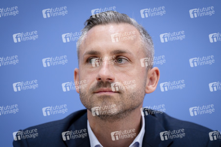 Bundespressekonferenz 'AfD - Auswirkungen der Landtagswahl in Sachsen-Anhalt auf die Bundespolitik' in Berlin