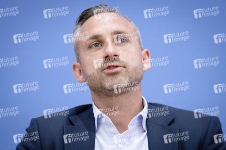 Bundespressekonferenz 'AfD - Auswirkungen der Landtagswahl in Sachsen-Anhalt auf die Bundespolitik' in Berlin