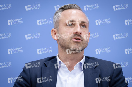 Bundespressekonferenz 'AfD - Auswirkungen der Landtagswahl in Sachsen-Anhalt auf die Bundespolitik' in Berlin