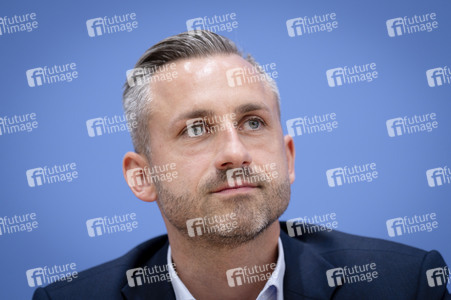 Bundespressekonferenz 'AfD - Auswirkungen der Landtagswahl in Sachsen-Anhalt auf die Bundespolitik' in Berlin