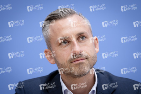 Bundespressekonferenz 'AfD - Auswirkungen der Landtagswahl in Sachsen-Anhalt auf die Bundespolitik' in Berlin