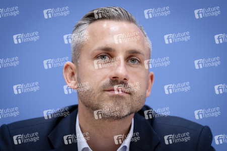 Bundespressekonferenz 'AfD - Auswirkungen der Landtagswahl in Sachsen-Anhalt auf die Bundespolitik' in Berlin