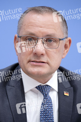 Bundespressekonferenz 'AfD - Auswirkungen der Landtagswahl in Sachsen-Anhalt auf die Bundespolitik' in Berlin