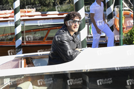 Abfahrt von Louis Garrel vom Hotel Excelsior, Internationale Filmfestspiele von Venedig 2026