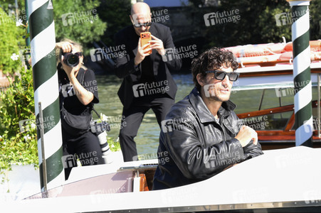 Abfahrt von Louis Garrel vom Hotel Excelsior, Internationale Filmfestspiele von Venedig 2026