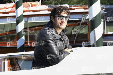 Abfahrt von Louis Garrel vom Hotel Excelsior, Internationale Filmfestspiele von Venedig 2026