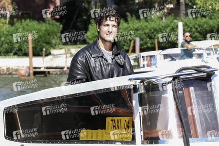 Abfahrt von Louis Garrel vom Hotel Excelsior, Internationale Filmfestspiele von Venedig 2026