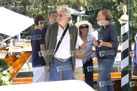 Abfahrt von Geoffrey Rush vom Hotel Excelsior, Internationale Filmfestspiele von Venedig 2026