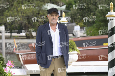 Ankunft von Pierfrancesco Favino, Giovanni Veronesi und Silvio Orlando am Hotel Excelsior, Internationale Filmfestspiele von Venedig 2026