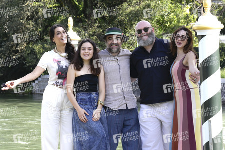 Ankunft vom 'Greta e le favole vere' Cast am Hotel Excelsior, Internationale Filmfestspiele von Venedig 2026