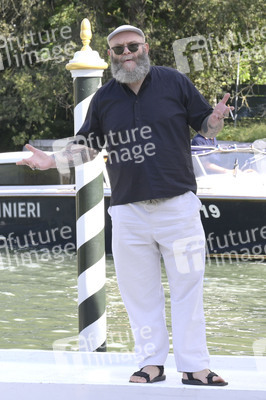 Ankunft vom 'Greta e le favole vere' Cast am Hotel Excelsior, Internationale Filmfestspiele von Venedig 2026