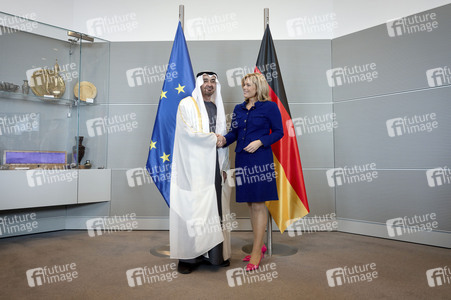 Bundestagspräsidentin Julia Klöckner empfängt den Staatspräsidenten der Vereinigten Arabischen Emirate in Berlin