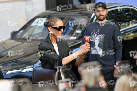 Céline Dion auf dem Weg zur ihrem Konzert in Paris