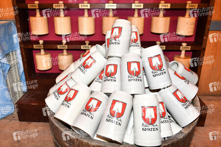 Wiesn Anstich im Schottenhamel Festzelt auf dem Oktoberfest 2026 in München