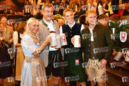 Wiesn Anstich im Schottenhamel Festzelt auf dem Oktoberfest 2026 in München