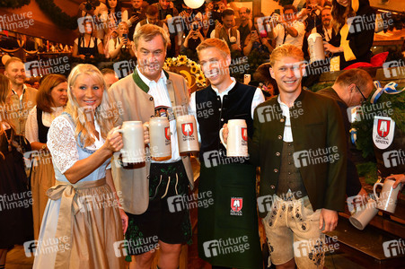 Wiesn Anstich im Schottenhamel Festzelt auf dem Oktoberfest 2026 in München