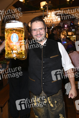 Wiesn Anstich 2026 im Hofbräu Berlin