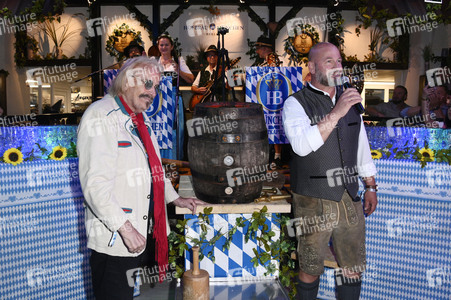 Wiesn Anstich 2026 im Hofbräu Berlin