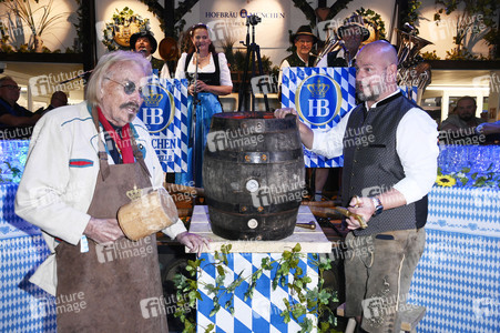 Wiesn Anstich 2026 im Hofbräu Berlin