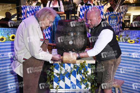 Wiesn Anstich 2026 im Hofbräu Berlin