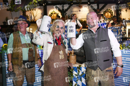 Wiesn Anstich 2026 im Hofbräu Berlin