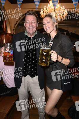 Wiesn Anstich 2026 im Hofbräu Berlin