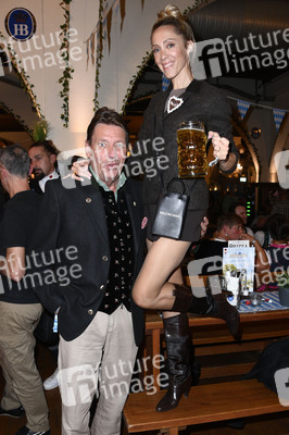 Wiesn Anstich 2026 im Hofbräu Berlin