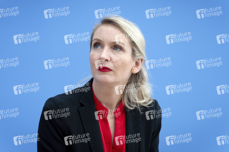 Bundespressekonferenz 'Die Linke - Auswirkungen der Landtagswahlen in Berlin und Mecklenburg-Vorpommern auf die Bundespolitik' in Berlin