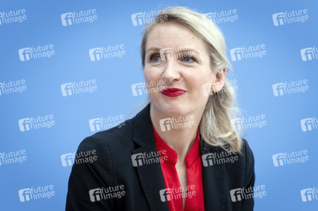 Bundespressekonferenz 'Die Linke - Auswirkungen der Landtagswahlen in Berlin und Mecklenburg-Vorpommern auf die Bundespolitik' in Berlin