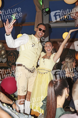 Cathy Hummels Wiesn-Bummel beim Oktoberfest 2026 in München