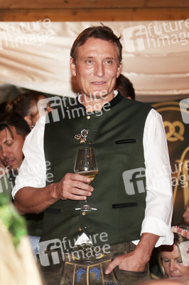 Cathy Hummels Wiesn-Bummel beim Oktoberfest 2026 in München