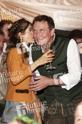 Cathy Hummels Wiesn-Bummel beim Oktoberfest 2026 in München