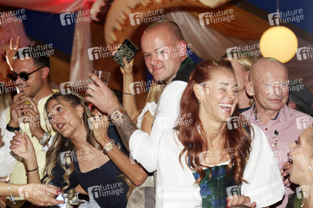 Cathy Hummels Wiesn-Bummel beim Oktoberfest 2026 in München