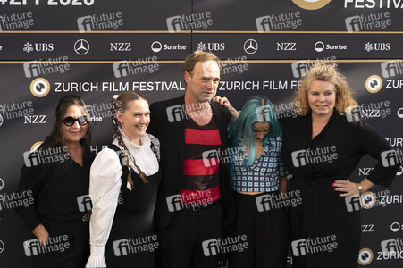 Filmpremiere 'Enjoy Your Stay', Zurich Film Festival 2026